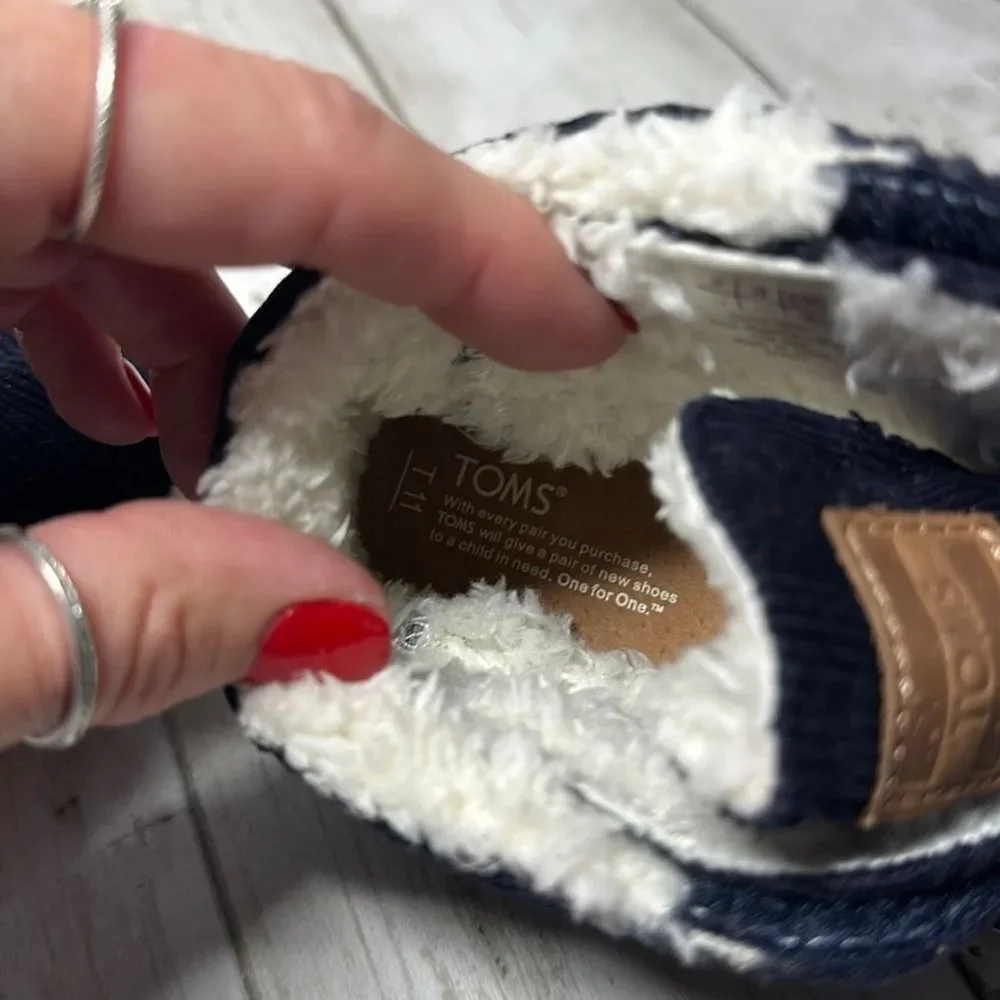 Toms Navy Blue Corduroy Fleece‎ Lined Slip on Shoes Tiny Botas size 11